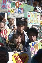 (2)Tens of thousands rally across Japan to protest war on Iraq